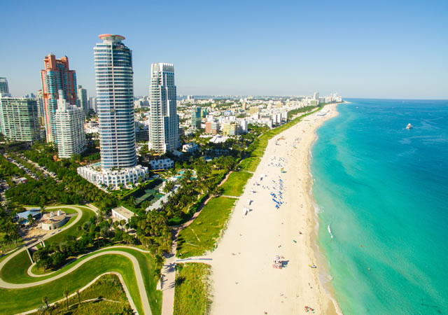 Where Luxury Meets the Horizon: The Allure of Waterfront Condo Living